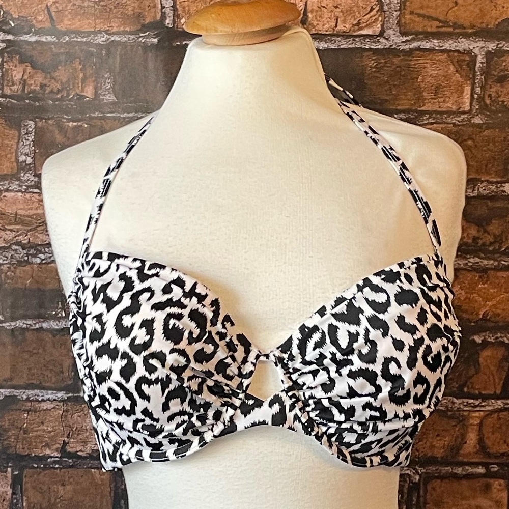 Victoria’s Secret 36DD Bikini